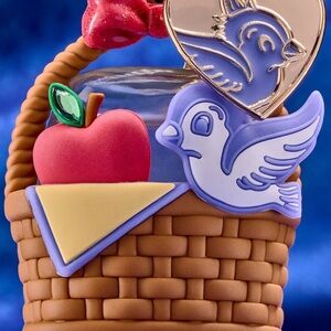 Snow White Basket PocketBac Holder